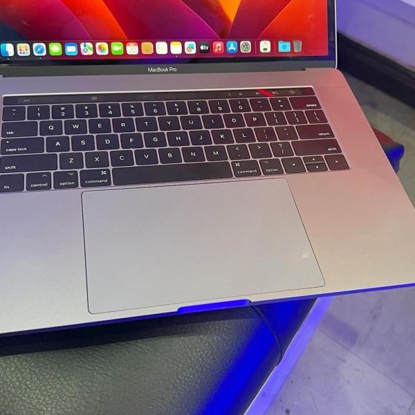 Apple MacBook Pro