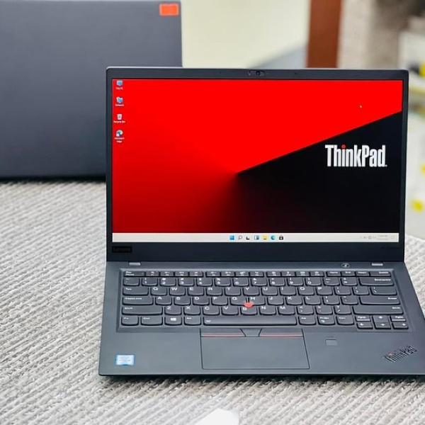 Lenovo ThinkPad X1 Carbon