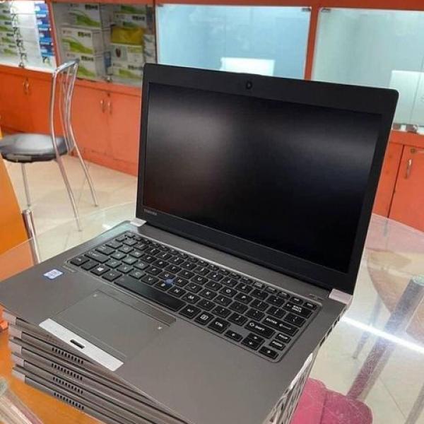 TOSHIBA DYNABOOK Z30-A