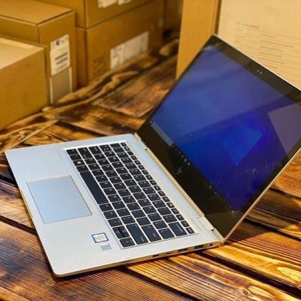 HP Elitebook 1030 G2