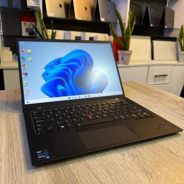 -Lenovo ThinkPad x1 Carbon