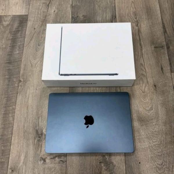 MacBook Air 13” M4 (16GB / 256GB) – Brand New