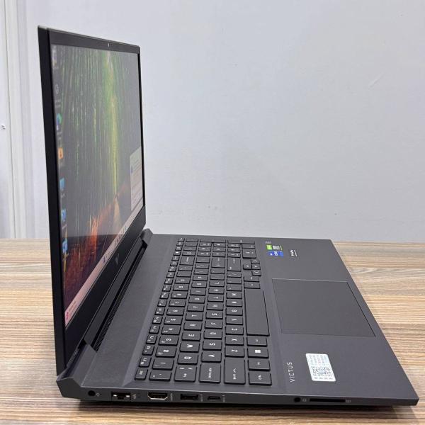 HP VICTUS 16-D