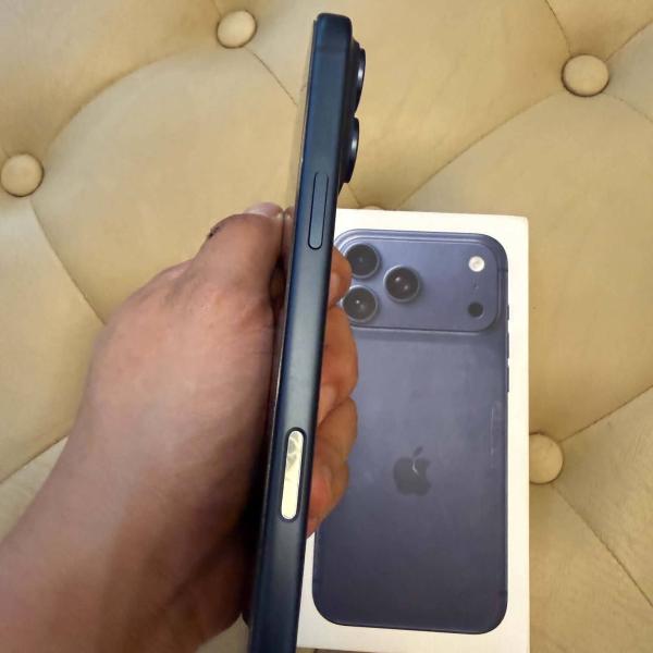 iPhone 17 Pro Max 512GB (Silver/Blue)