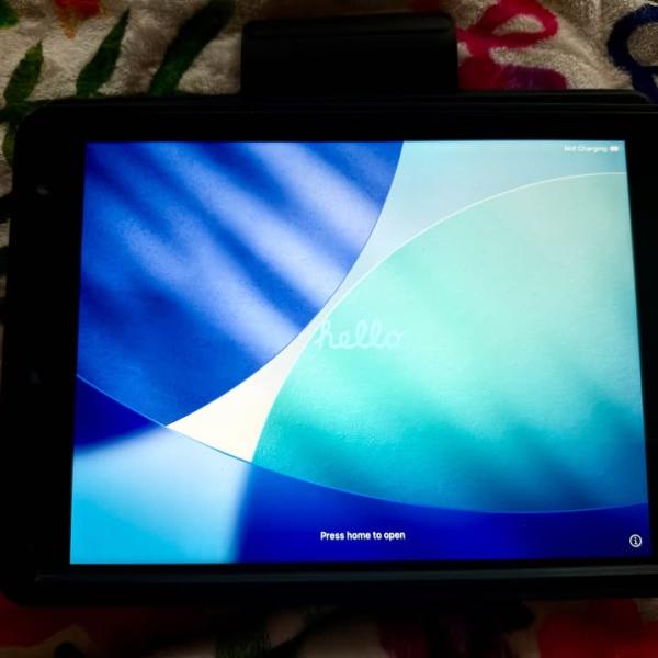 iPad (A2602) 2021 9th Gen 64GB Wi-Fi