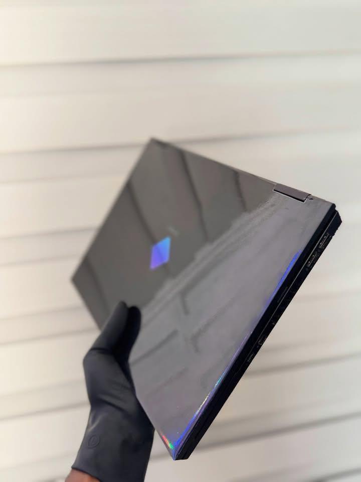 HP OMEN 15-ek0xxx