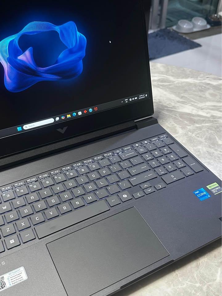 HP Victus 15 i7 13th Gen / 16GB / 1TB / RTX 5060